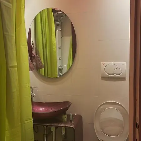 Affitto Due Camere, Due Bagni In